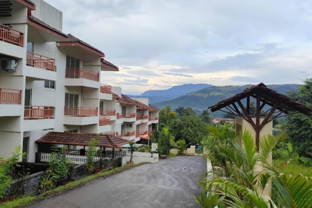 Apartment 'the Mountain Majesty': Cozy 1 Bhk *
