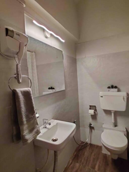 Apartment 'the Mountain Majesty': Cozy 1 Bhk Karjat