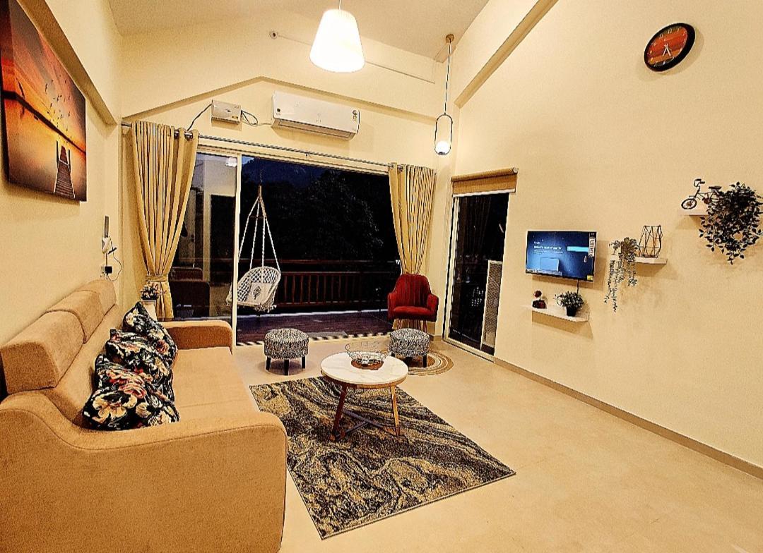 'the Mountain Majesty': Cozy 1 Bhk Apartment Karjat